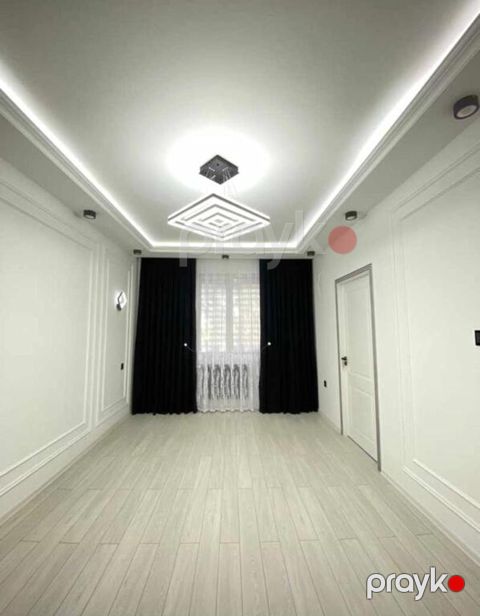 Satılır 2 otaqlı köhnə tikili 68 m²