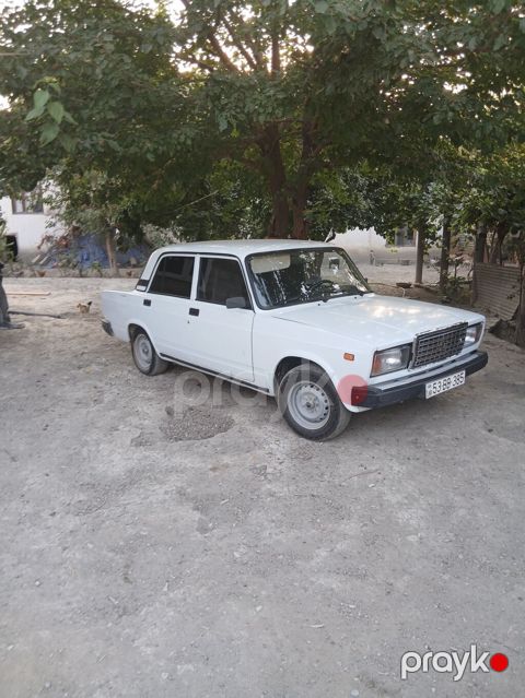Salam masin satilir ili 2005 qiymeti 500 masin zerdab rayondadi
