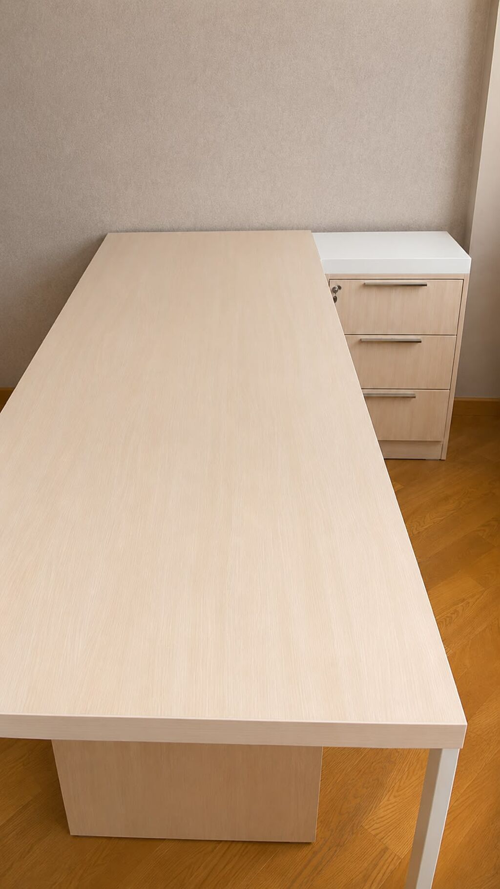 Ofis üçün L formalı iş masası və yan dolab dəsti - Rəng: açıq palıd — Ofis mebeli, Bakı (2)