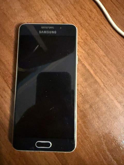 Samsung 16 GB, rəng - Qızılı, Qırıq