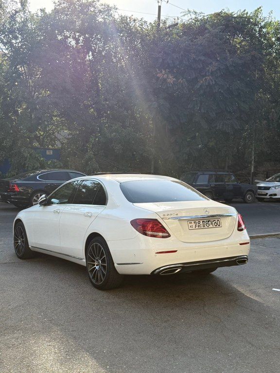 Mercedes E 220 d, 2.0 L, 2016 il, 250 000 km — Avtomobillər, Bakı (7)