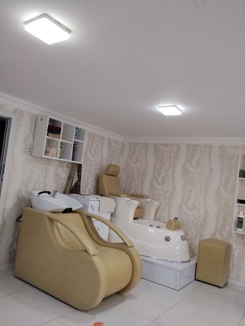 Gözəllik salonu avadanlıqları — saç yuma kreslosu, pedikür kreslosu, salon masası