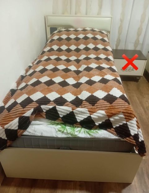 Tek neferlik bazali matrasli çarpayi.qiymet 120 man.qiymet son.olcu