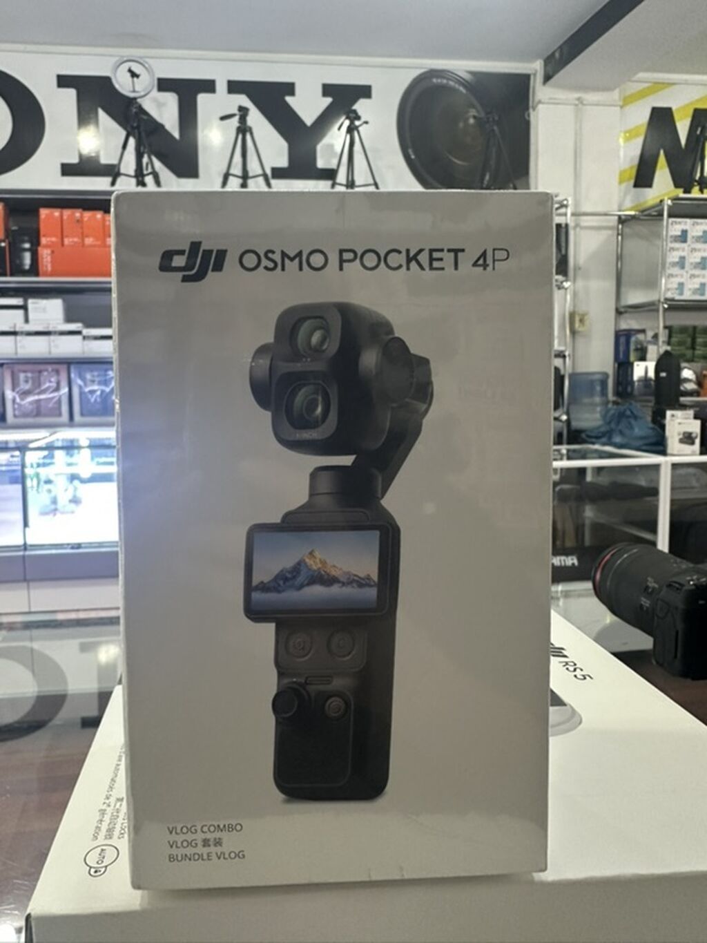 DJI Osmo Pocket 4 – Vlog Combo - Kompakt, cibə yerləşən 3 oxlu