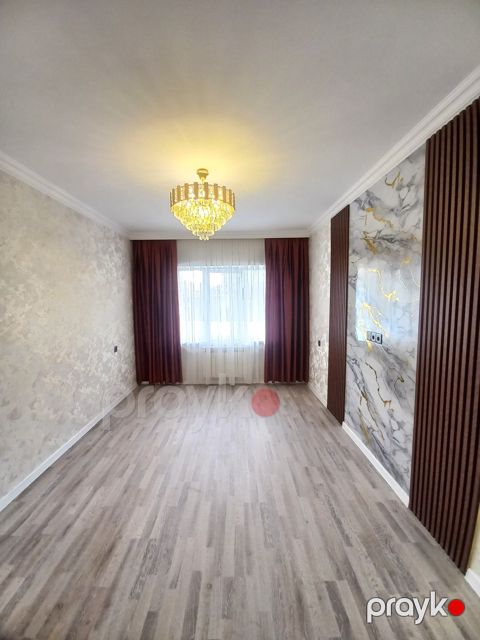 Satılır 2 otaqlı köhnə tikili 65 m²