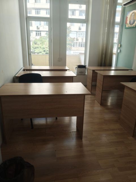 Ofis/iş masası – ağac teksturası, sadə və funksional dizayn Ofis — Office furniture
