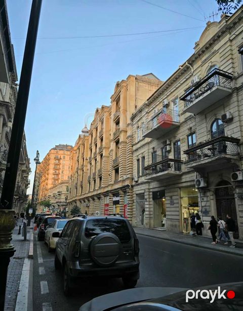 Satılır 1 otaqlı köhnə tikili 30 m²