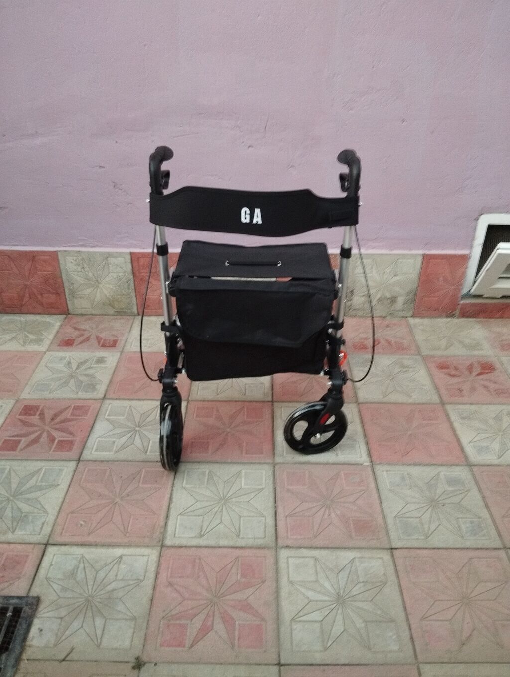 Yüngül Rollator 4 tekerli Gəzinti Arabsi — Mallar, Ceyranbatan (3)