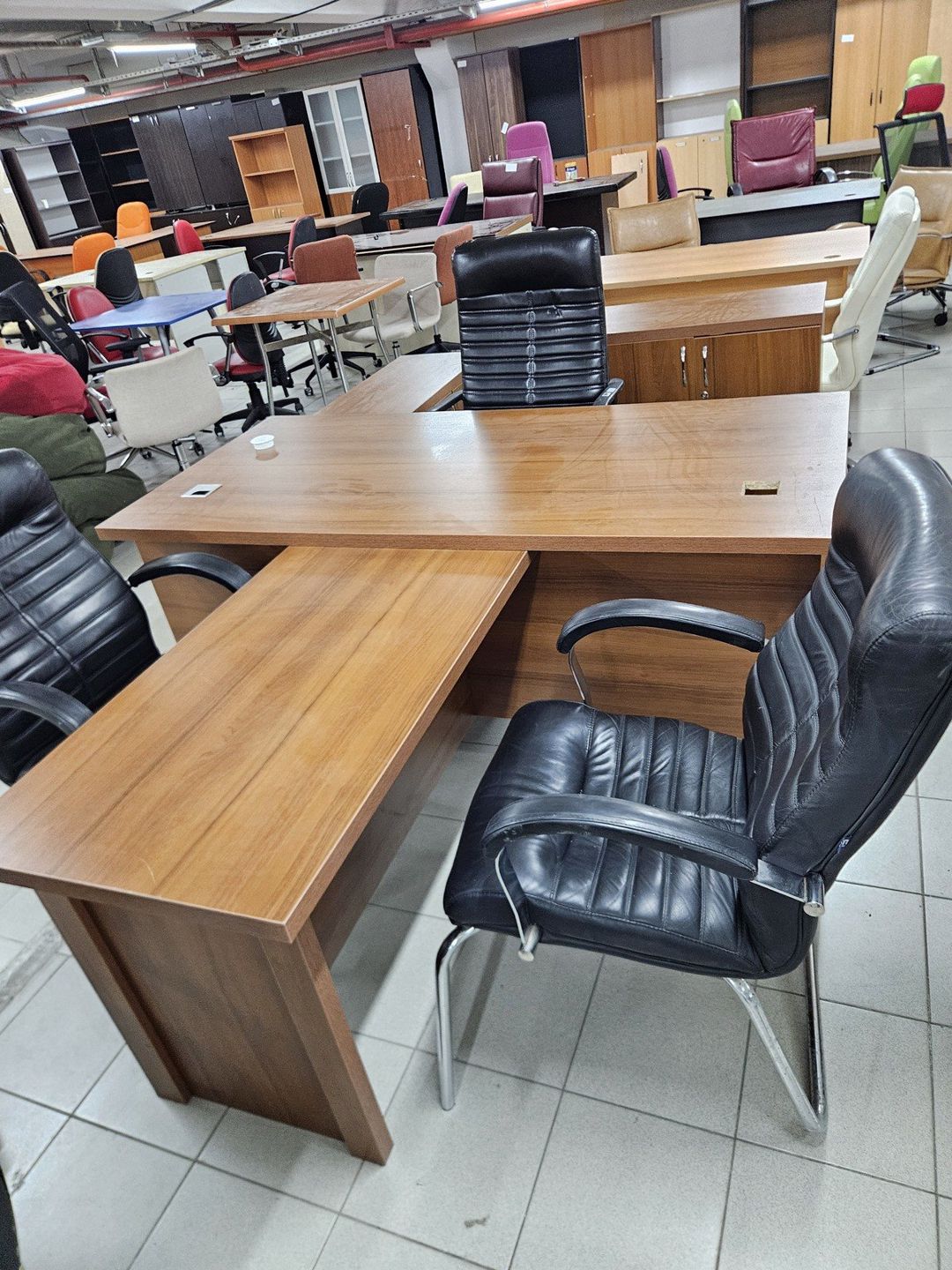 Müdür masası — Mallar, Bakı (2)