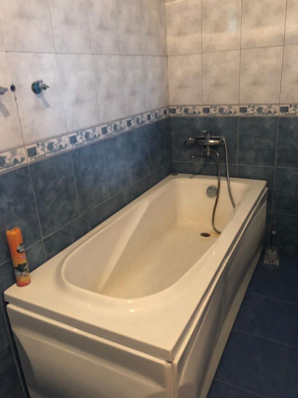 Üçmərtəbəli həyətli ev kirayə/təklif olunur. Xüsusiyyətlər: - Geniş — Ev, villa, Bakı (3)