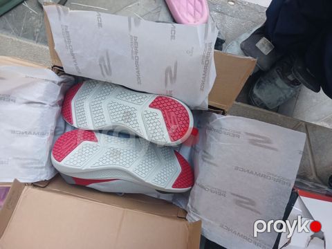 Skechers GOrun kişi qaçış ayaqqabısı - Model: Skechers Performance –