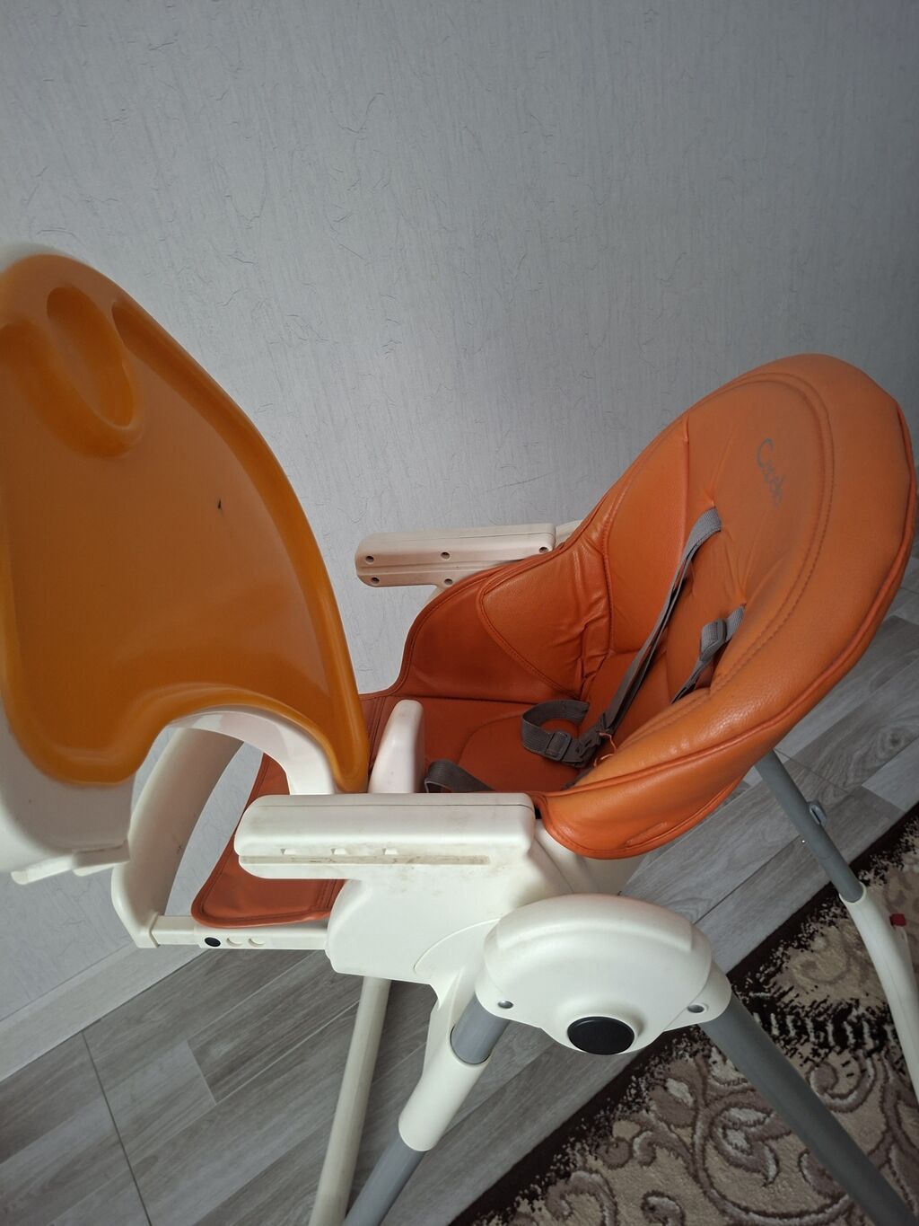 Capella uşaq yemək stulu - Rəng: narıncı oturacaq, ağ-s boz ayaqlar; — Mallar, Xırdalan (6)