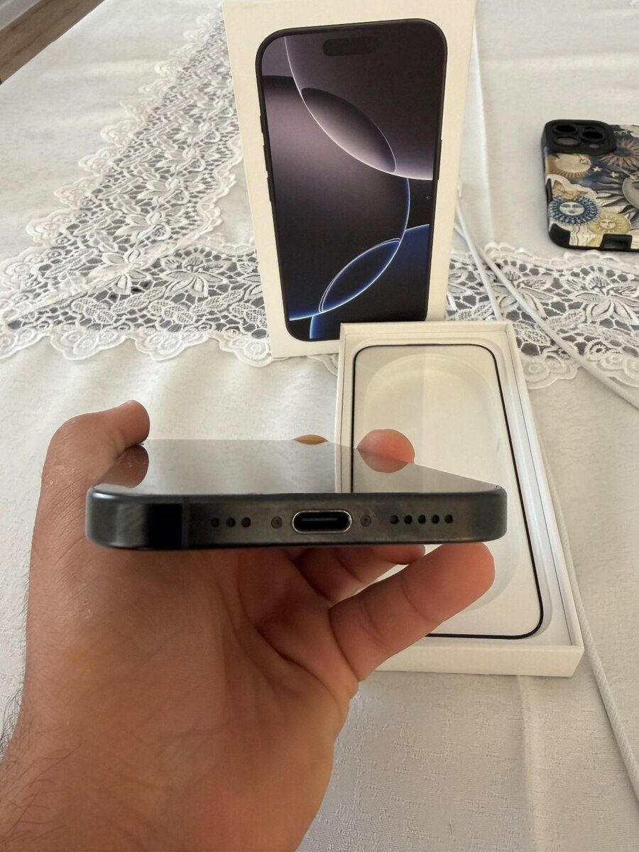 Apple iPhone 16 Pro Black Titanium 256GB/8GB — Smartfonlar, Bakı (11)