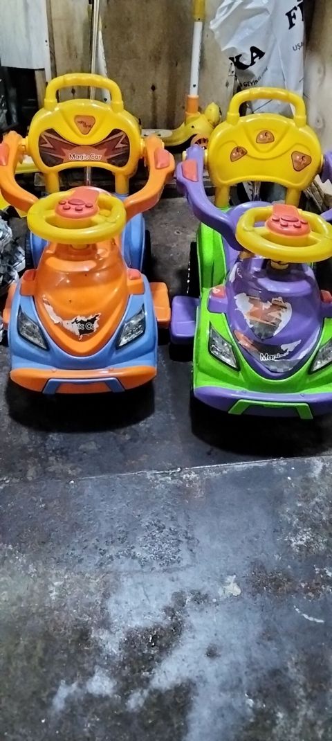 Uşaq üçün pedallı/itələmə tipli oyuncaq maşınlar – “Magic Car” (iki