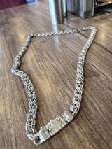 Gümüş rəngli zəncir boyunbağı - Material: metal ərintisi, gümüş — Elektronika