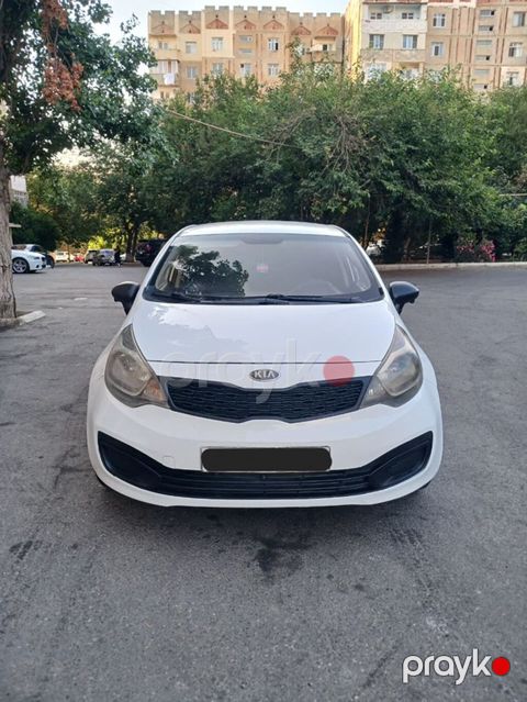 Kia Rio: 1.4 l | 2012 il Sedan