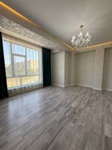 Satılır 2 otaqlı yeni tikili 81 m² — Apartment