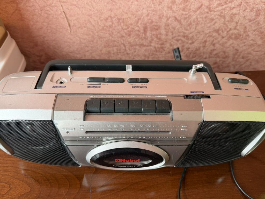 Nobel portativ radio-kaset maqnitofonu Xüsusiyyətlər: - AM/FM radio — Elektronika, Bakı (3)
