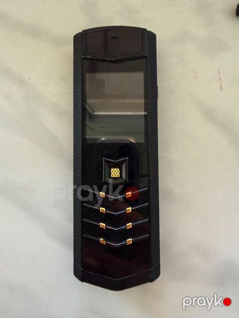 Təsvir:VERTU SIGNATURE- Klassik düyməli mobil telefon. Qara rəngli