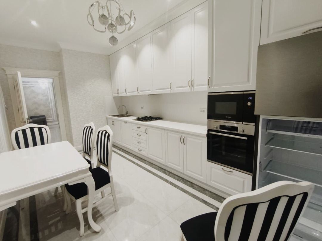İcarəyə verilir 4 otaqlı yeni tikili 200 m² — Mənzil, Bakı (3)