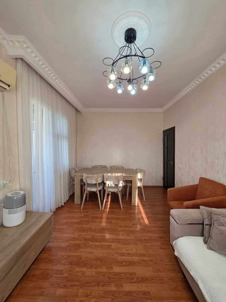 Satılır 2 otaqlı köhnə tikili 60 m² — Mənzil, Bakı (3)