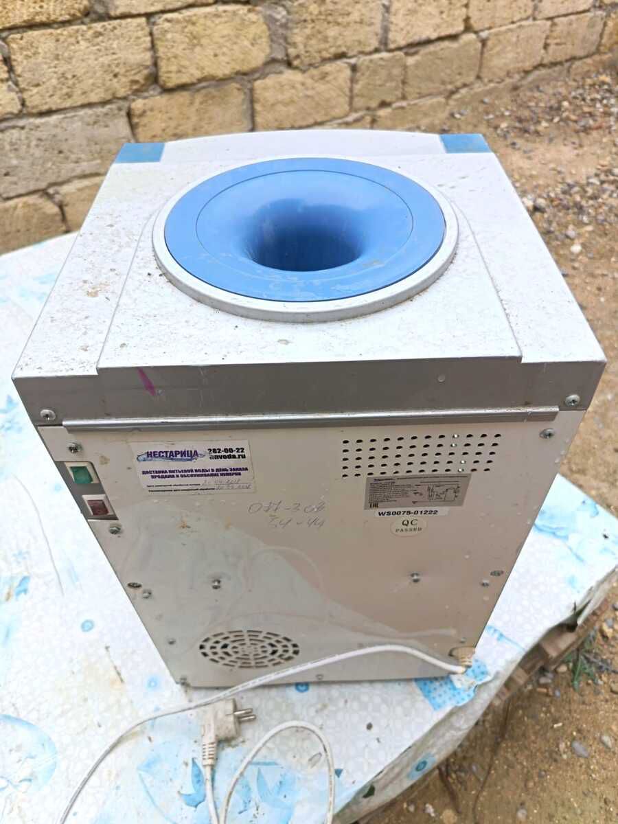 Su dispenseri — Mallar, Bakı (2)