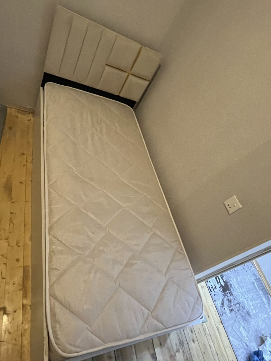 İşlənmiş, Təknəfərlik çarpayı, Bazalı, Matras ilə — Mebel, Digah (3)