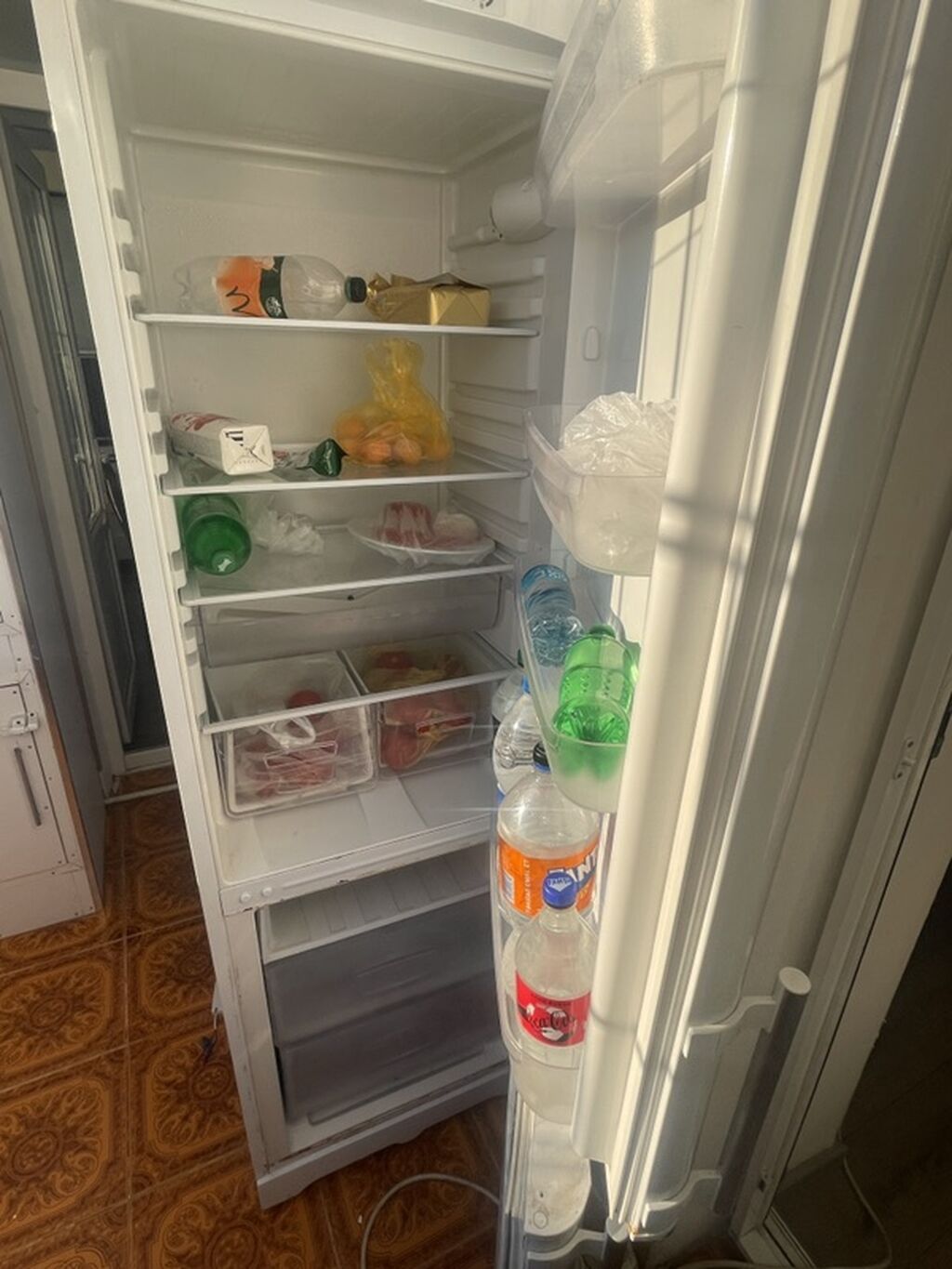 İndesit soyuducu - Brend/model: Indesit (alt hissədə dondurucu