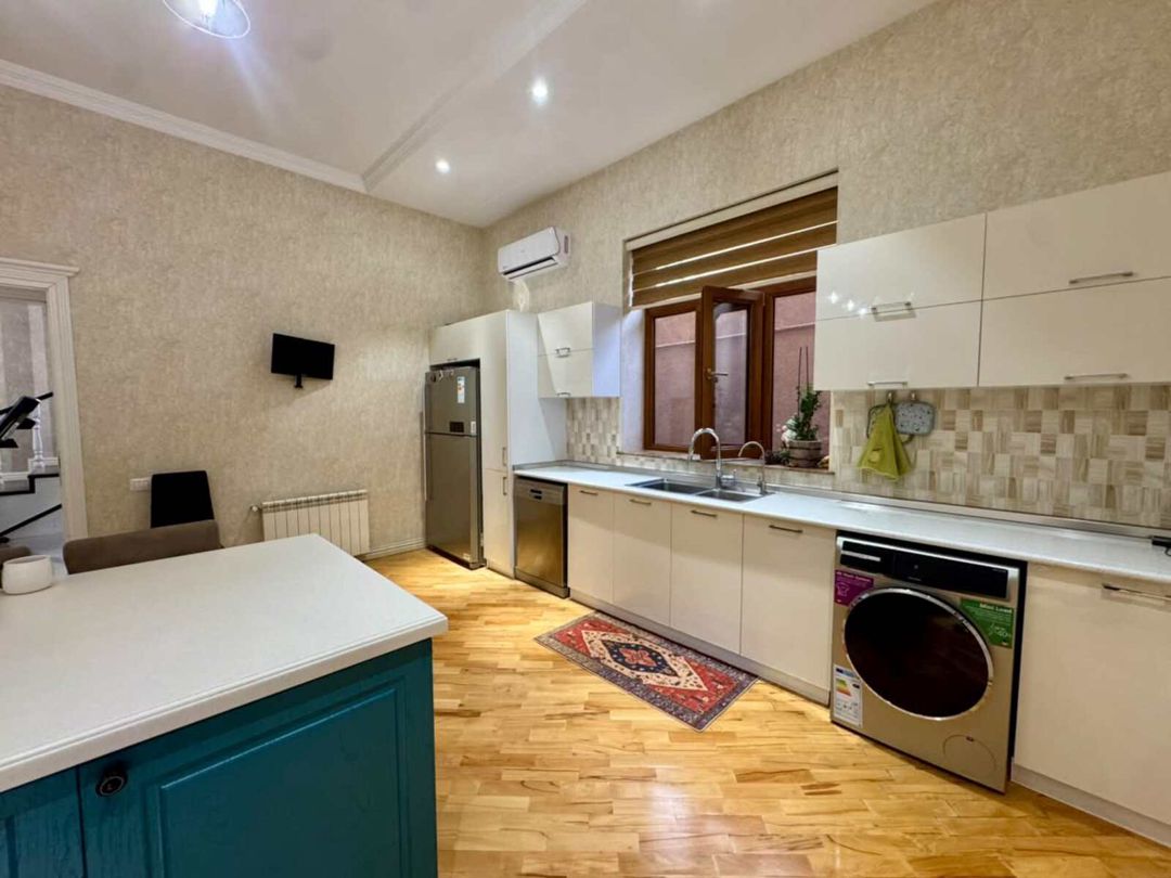 Satılır 7 otaqlı həyət evi/bağ evi 400 m² — Ev, villa, Bakı (10)