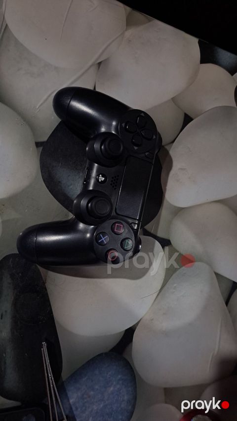 PlayStation DualShock 4 simsiz oyun pultu - a klas PS4 kontrolleri — Digah