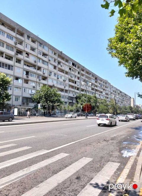 Satılır 2 otaqlı köhnə tikili 70 m²