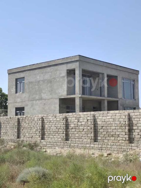 Satılır 4 otaqlı həyət evi/bağ evi 240 m²