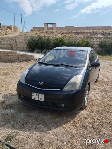 Toyota Prius (2-ci nəsil) hibrid hetçbek - Rəng: qara - Kuzov: 5