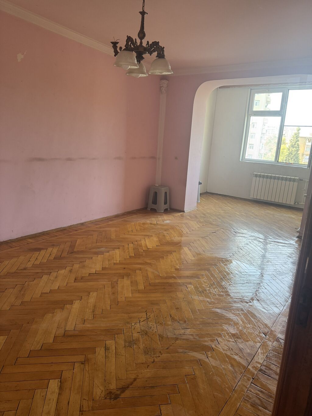 Kiraye ev verilir. 3 otaqlidi Neftçiler metrosu yaxinligi 220 nömreli