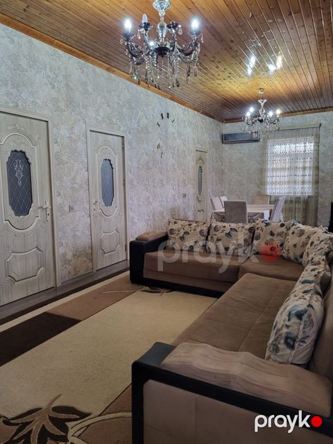 Satılır 4 otaqlı həyət evi/bağ evi 500 m²