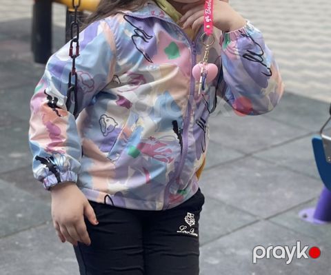 Uşaq üçün yüngül küləkkeçirməz gödəkcə - Pastel tonlarda naxışlı — Bakı
