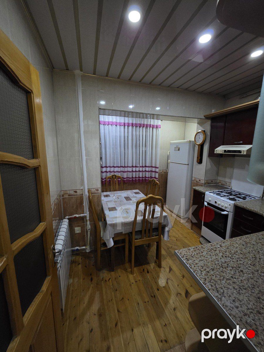 İcarəyə verilir 2 otaqlı köhnə tikili 75 m² — Mənzil, Bakı (9)