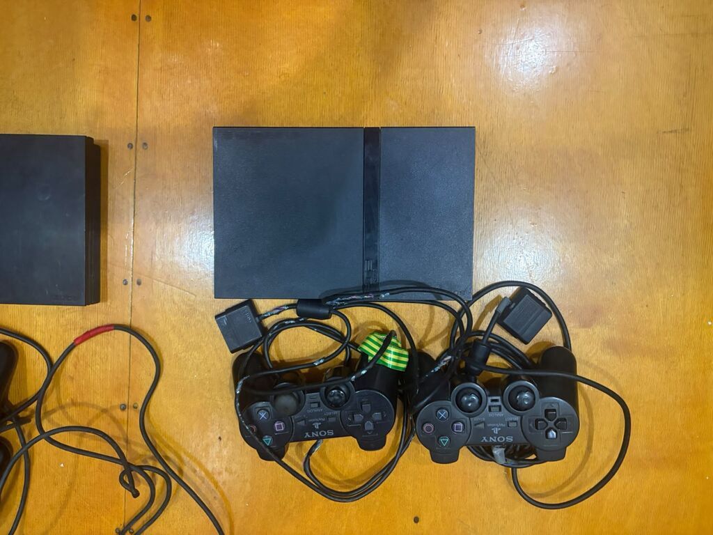 Ps 2 slim model satılır 2 ədəd 4 pult 2 si işlək vəziyyətdə 2 si — Elektronika, Bakı (2)