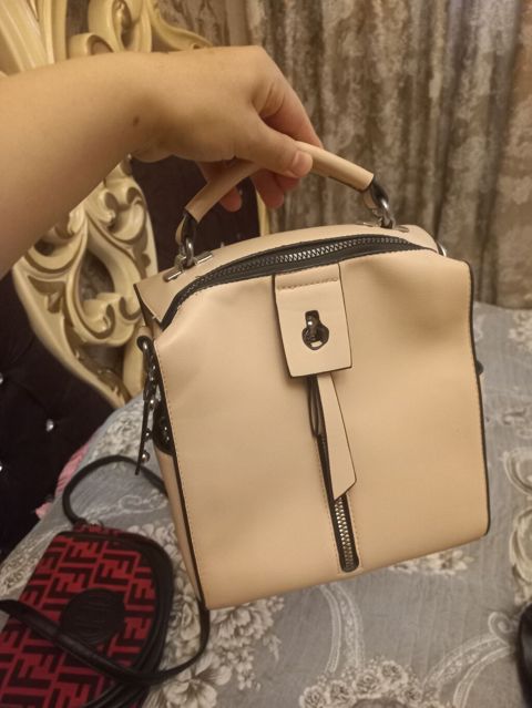 Bej rəngli qadın əl çantası/backpack - Material: yumşaq eko‑dəri