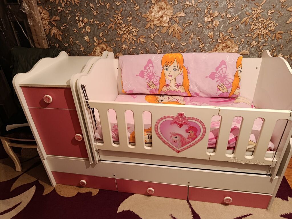 Qız üçün, İşlənmiş, Dördbucaq, Beşik, Dəst ilə, Matras ilə, Yellənmə mexanizmi ilə — Mebel, Mingəçevir (5)
