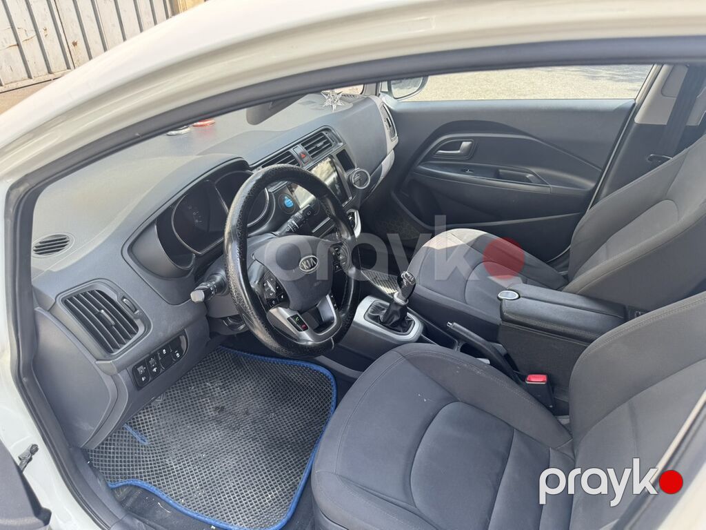 Kia Rio: 1.1 l | 2014 il Hetçbek 10-DH-888 — Avto, Bakı (5)