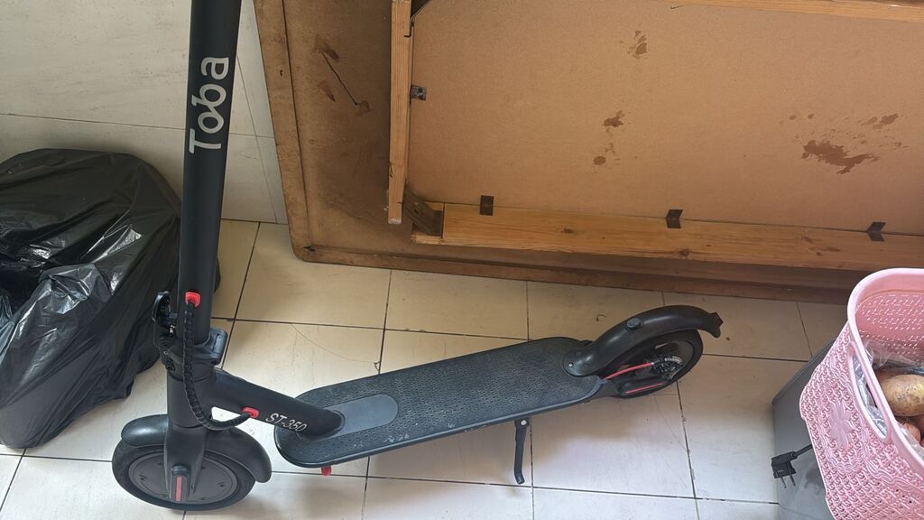 Toba ST-350 elektrik skuteri, şarj cihazı ilə