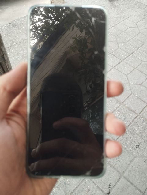 Salam telefon x8a 128 gb yaddaş yalnız ekranı dəyişilməlidir ekranın