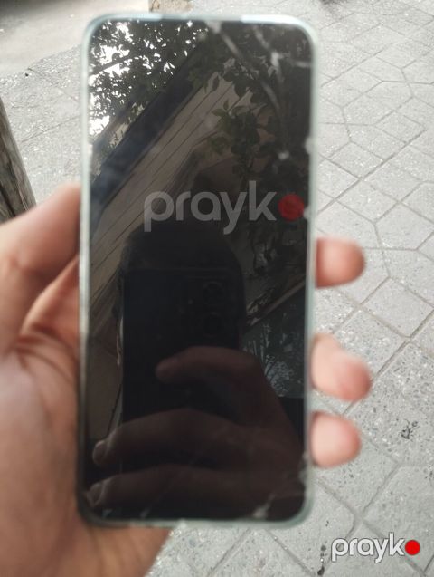 Salam telefon x8a 128 gb yaddaş yalnız ekranı dəyişilməlidir ekranın — Quba