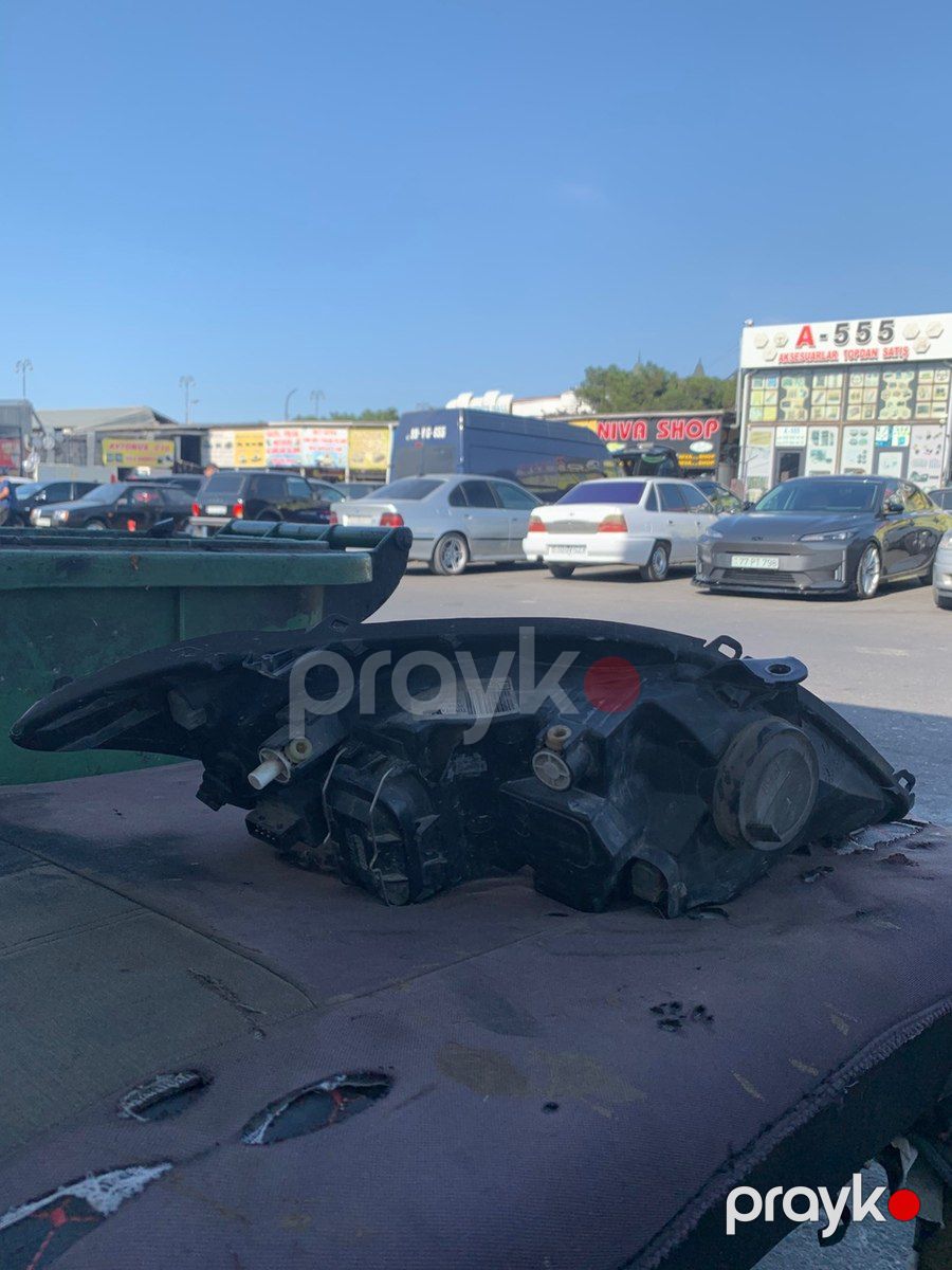 Toyota Corolla 2006 sol farası — Ehtiyat hissələri və aksesuarlar, Bakı (2)