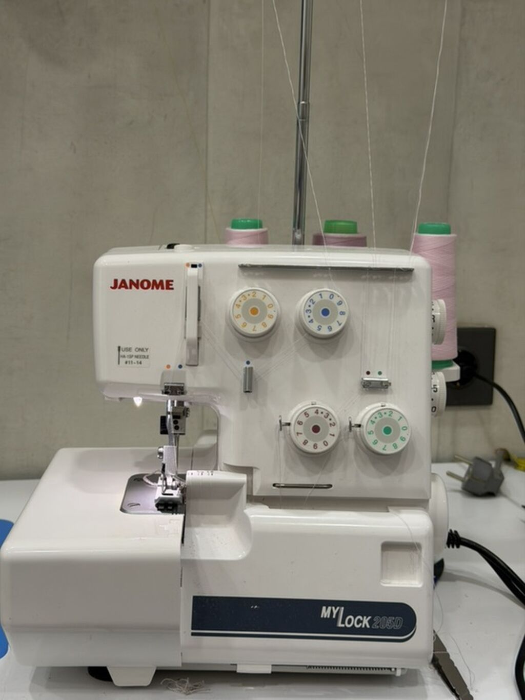 JANOME MyLock 205D overlok (kordane) tikiş maşını Heç istifadə