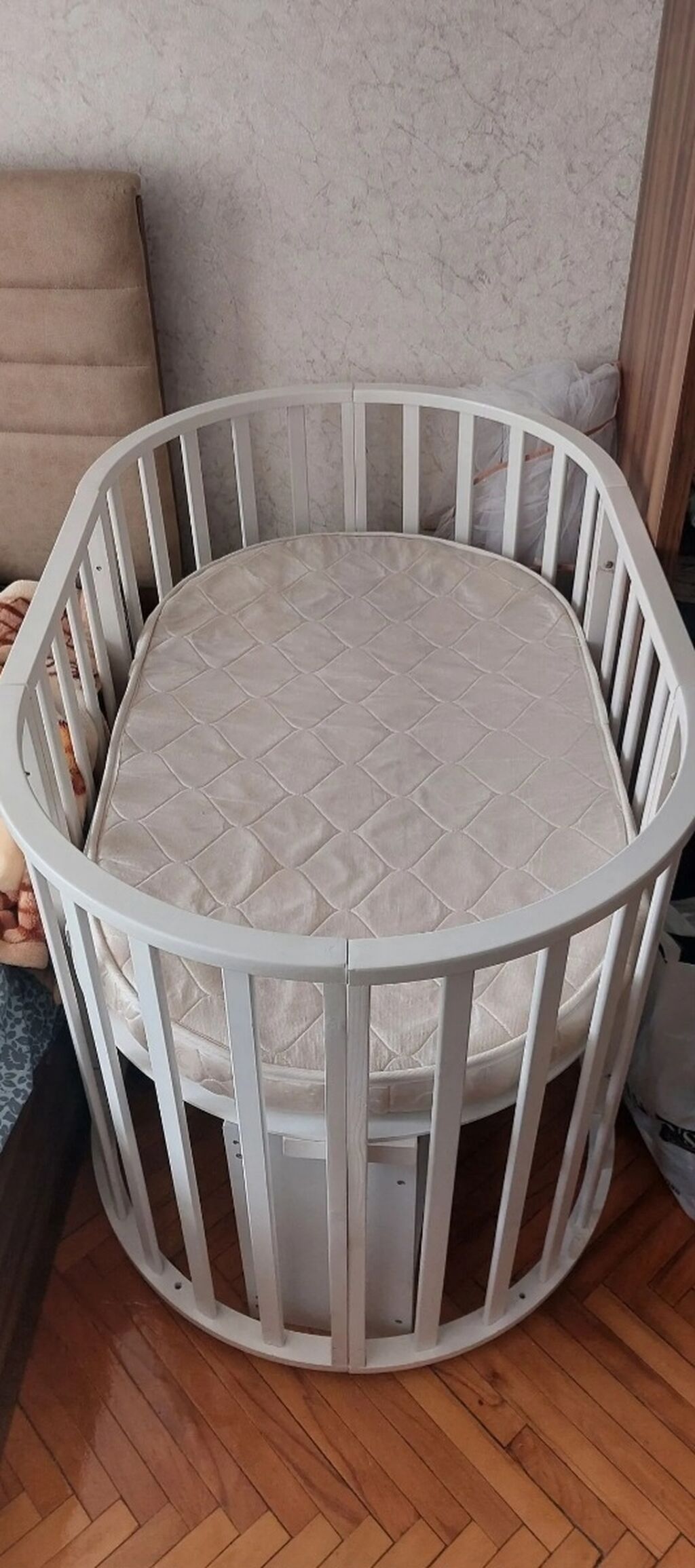 Oğlan və qız üçün, İşlənmiş, Yumru, Beşik, Dəst ilə, Matras ilə, Yellənmə mexanizmi ilə — Mebel, Şabran