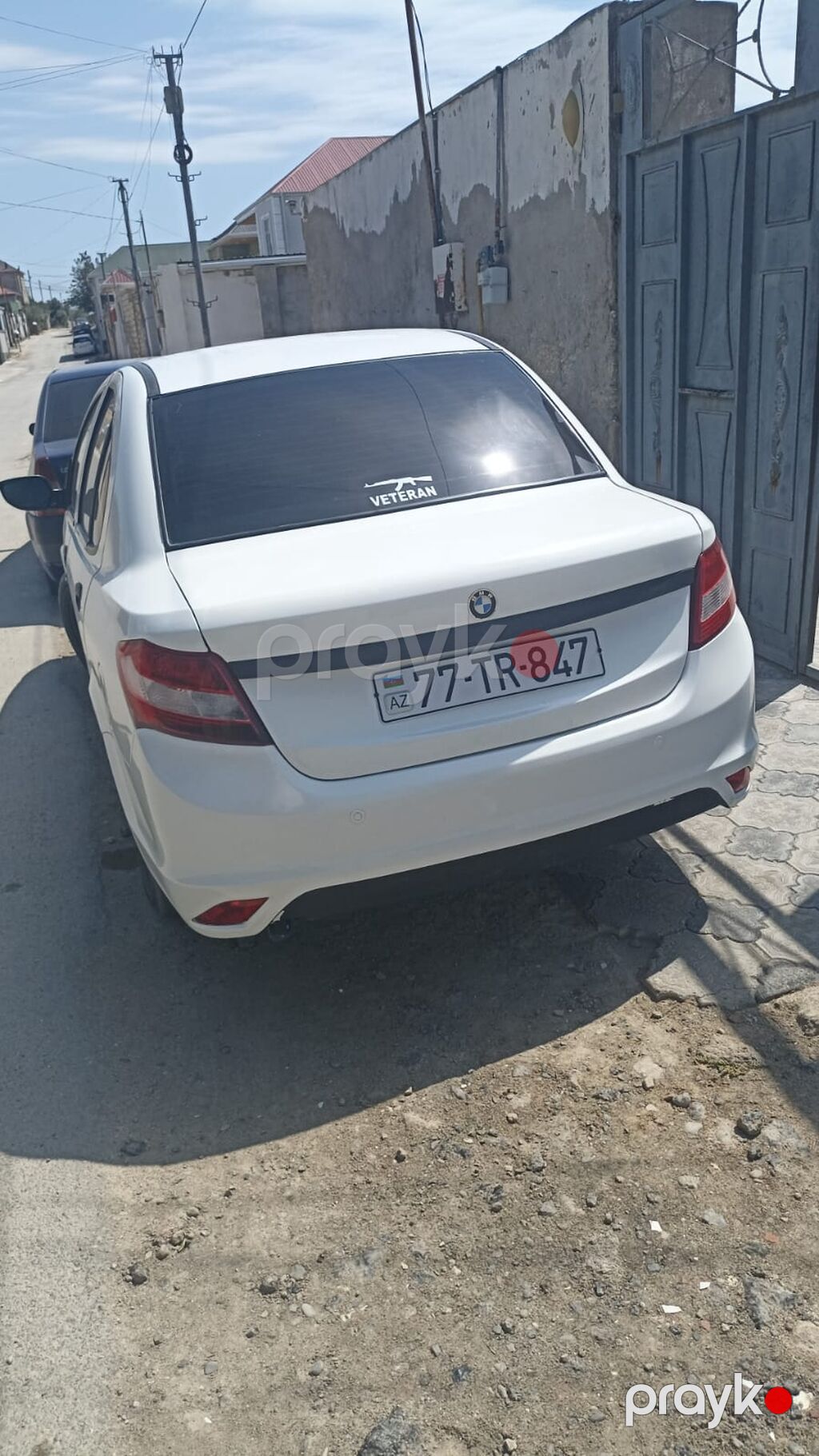 Ağ rəngli sedan avtomobil Xüsusiyyətlər: - 4 qapılı, kompakt sedan 77-TR-847 — Avto, Bakı (3)