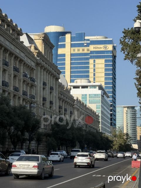 Satılır 3 otaqlı köhnə tikili 120 m²