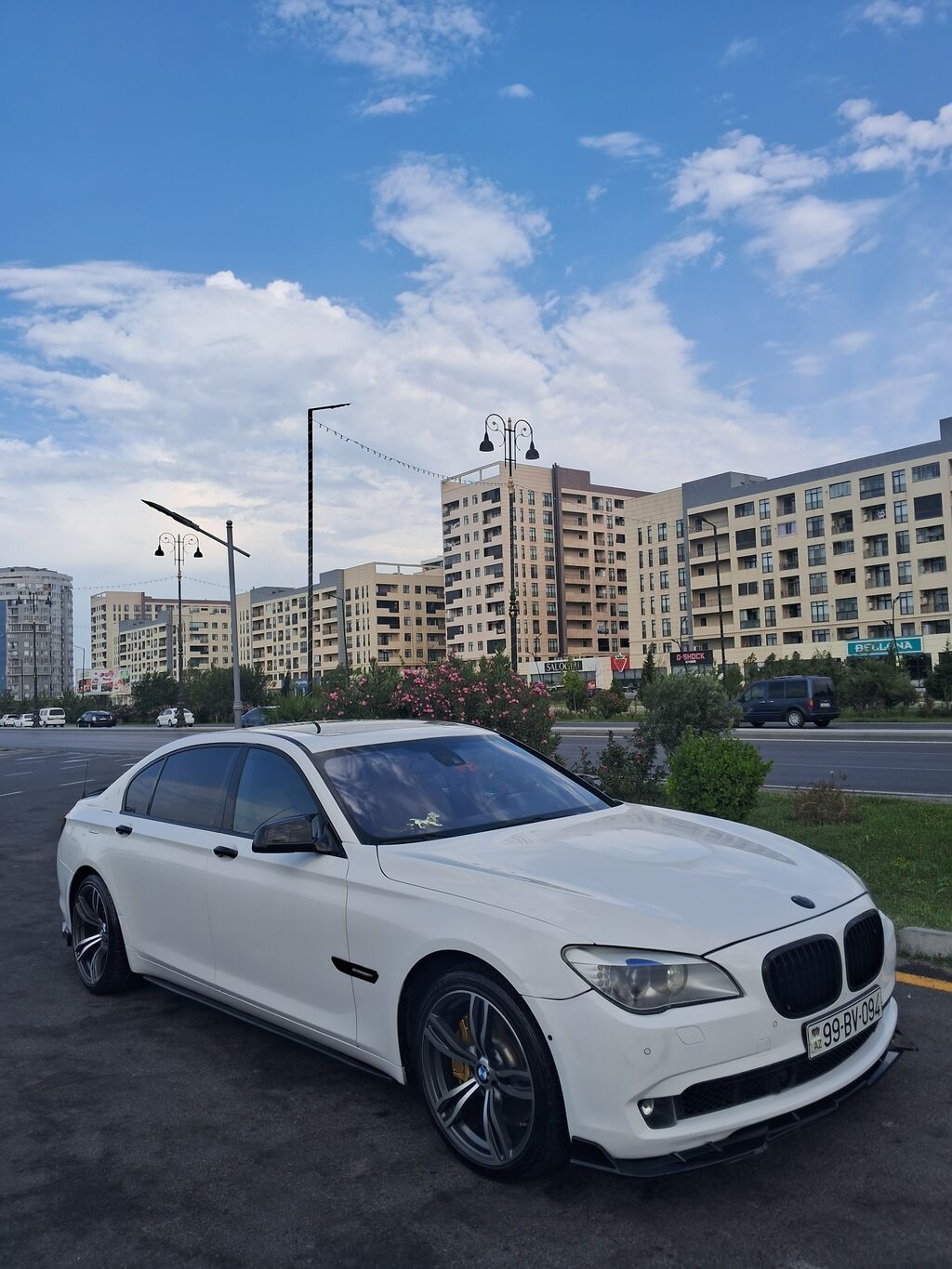 BMW 750: 4.4 l | 2011 il Sedan — Avto, Novxanı (4)
